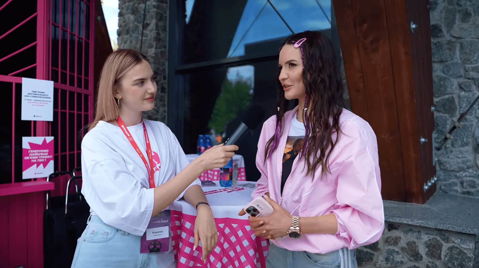 «Мы поставили ванну, полную пива, на свой стенд», — Apps4You о том, как и зачем покупать спот на конференциях 